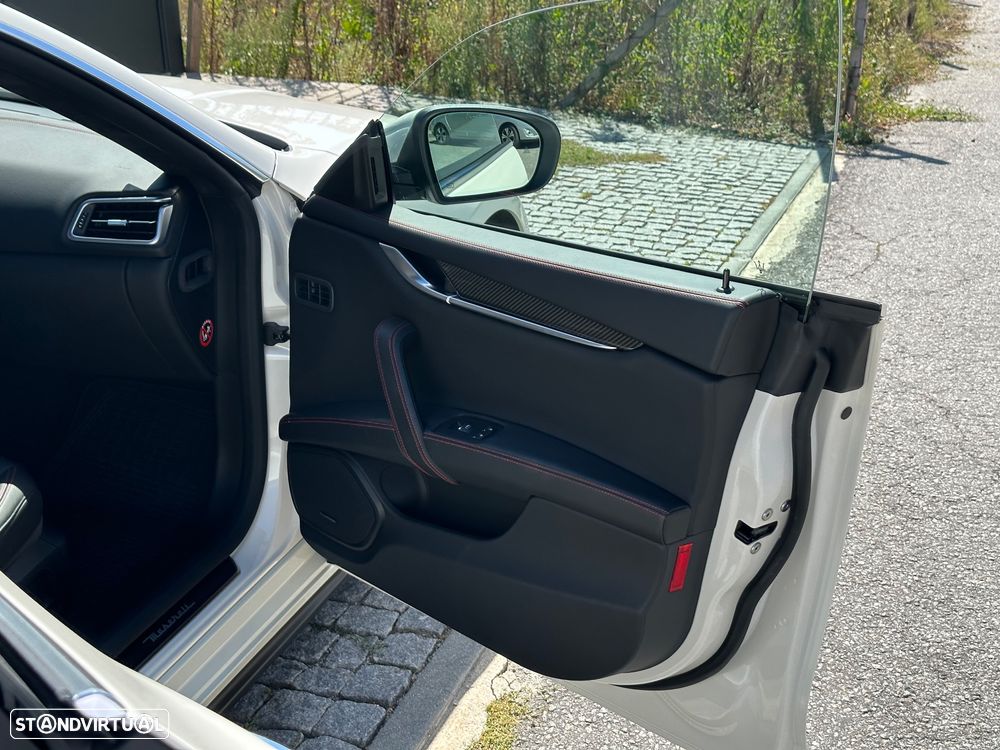 Maserati Ghibli - 15