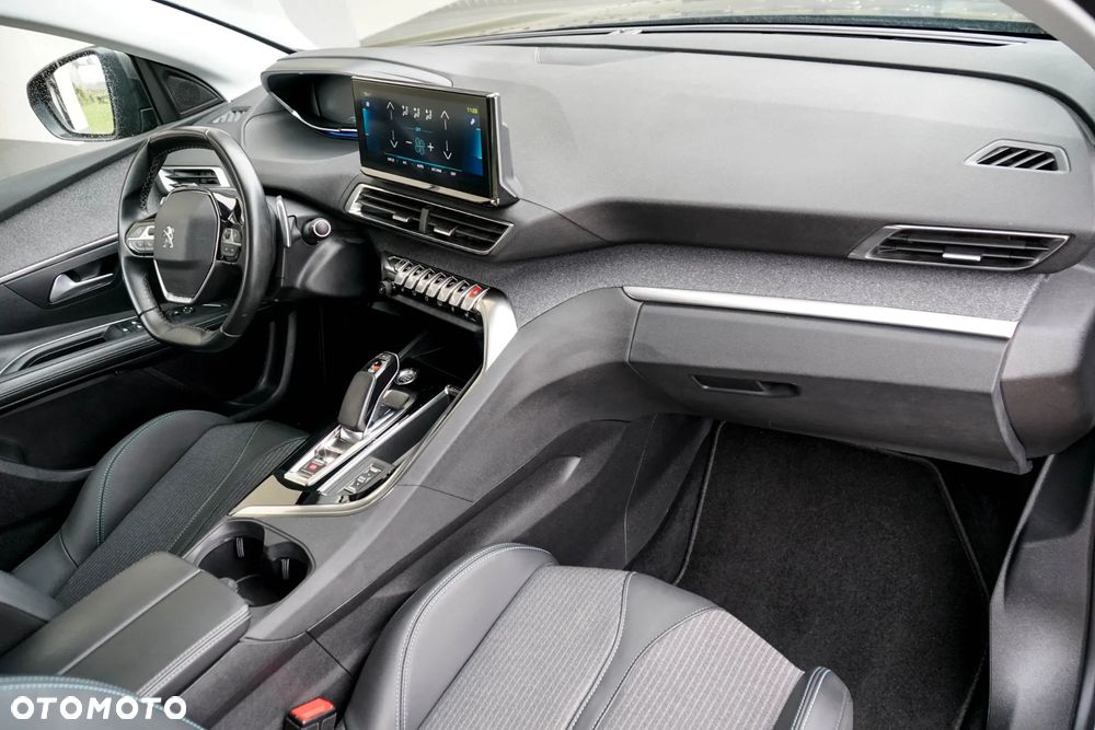 Peugeot 3008 225 e-EAT8 Allure - 25