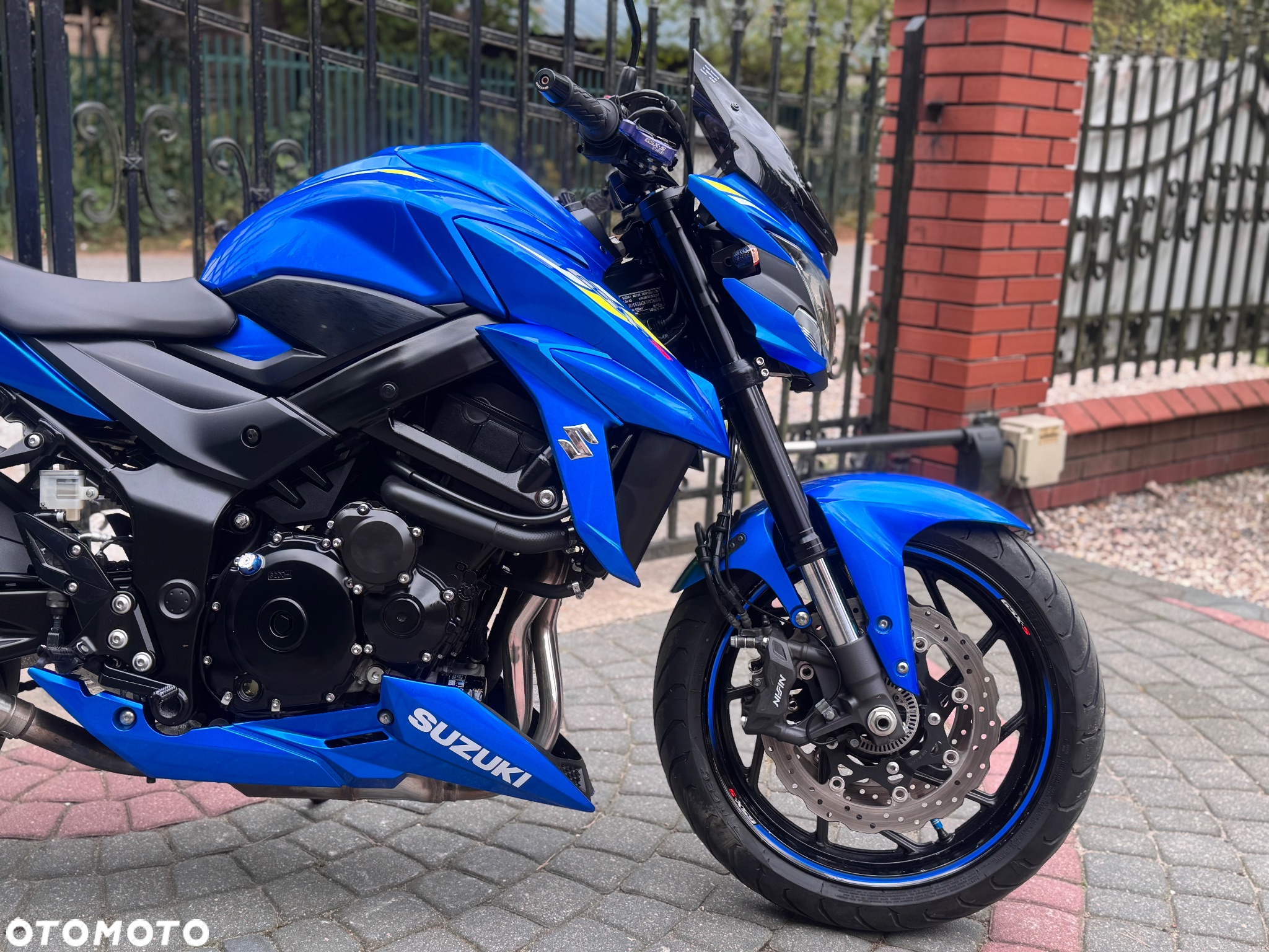 Suzuki GSX - 10