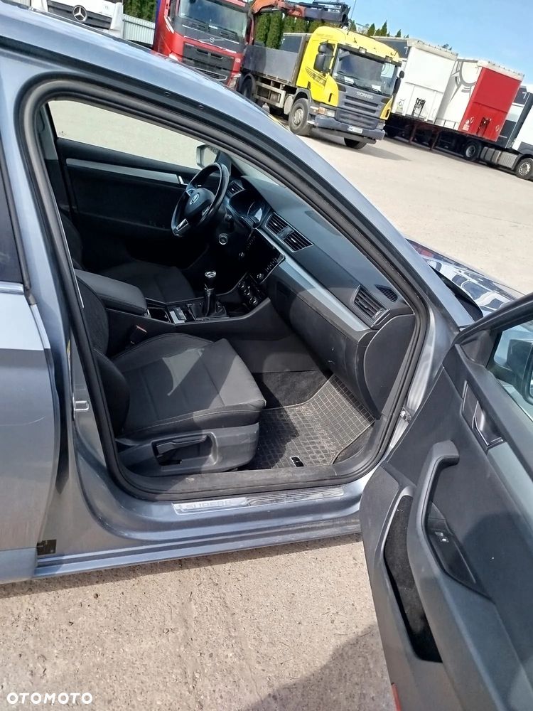 Skoda Superb 1.6 TDI Ambition - 29
