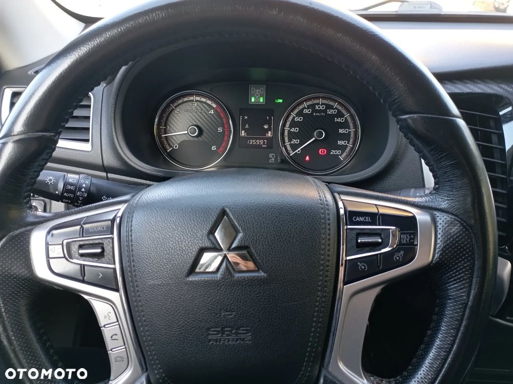 Mitsubishi L200 - 11