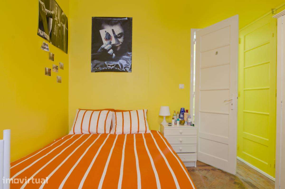 Quarto - localizado em Intendente Lisbon - Grande imagem: 5/21
