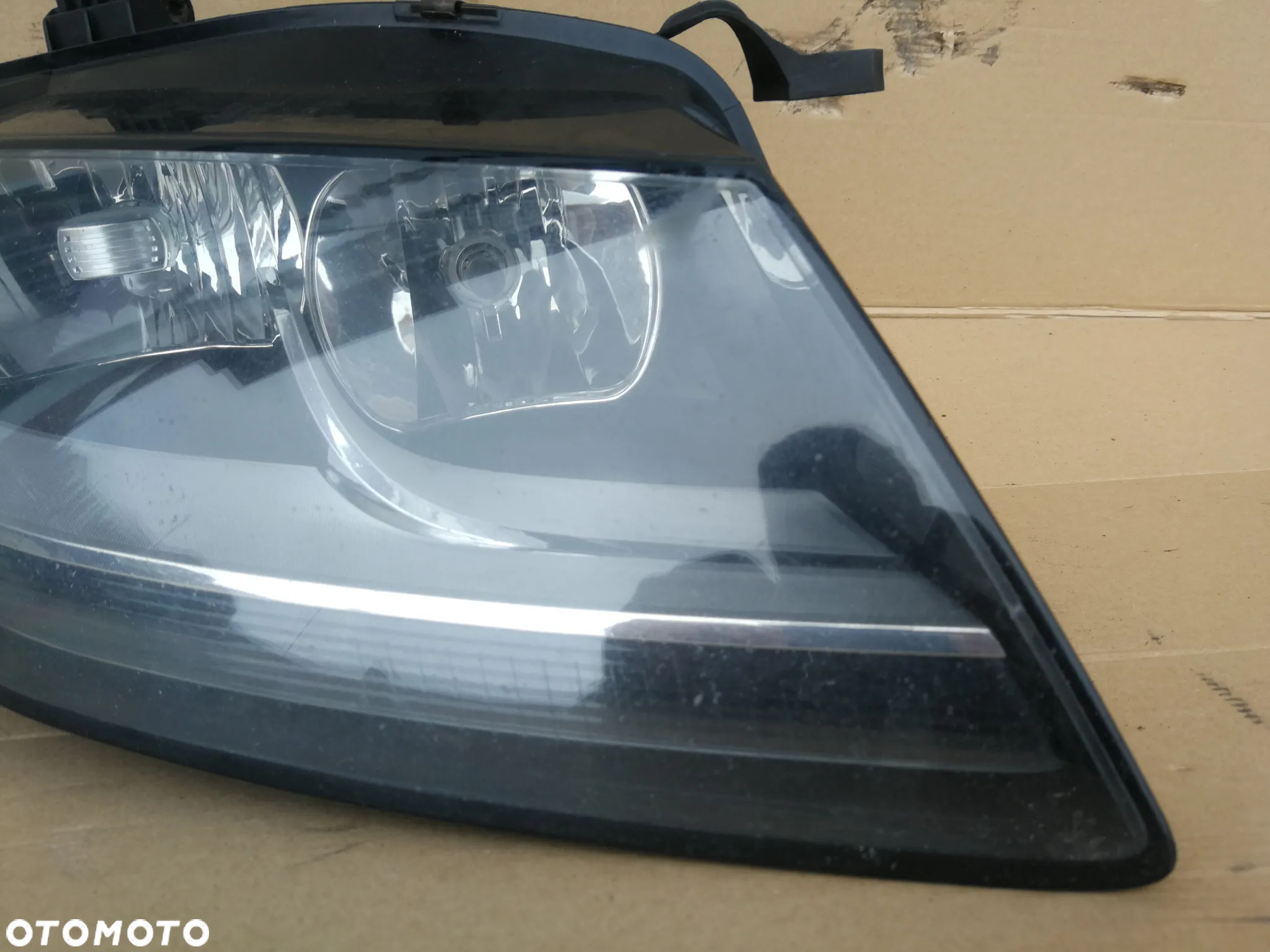 Audi A4 B8 lampa prawy przód 8K0941004A - 4