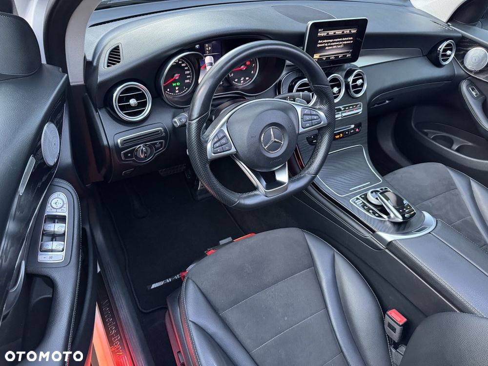 Mercedes-Benz GLC 250 4Matic 9G-TRONIC AMG Line - 13