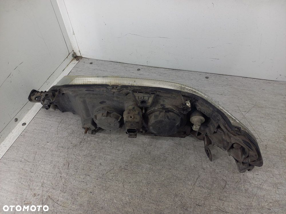 LAMPA PRZÓD PRAWA RENAULT LAGUNA II 551-1137R - 2