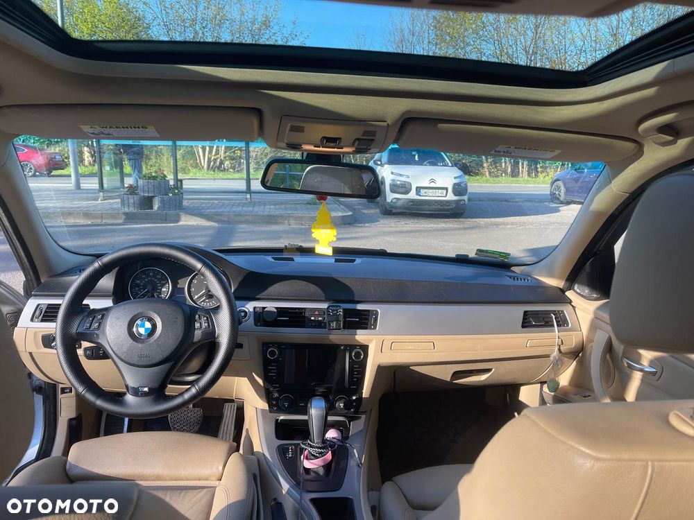 BMW Seria 3 325i xDrive - 7