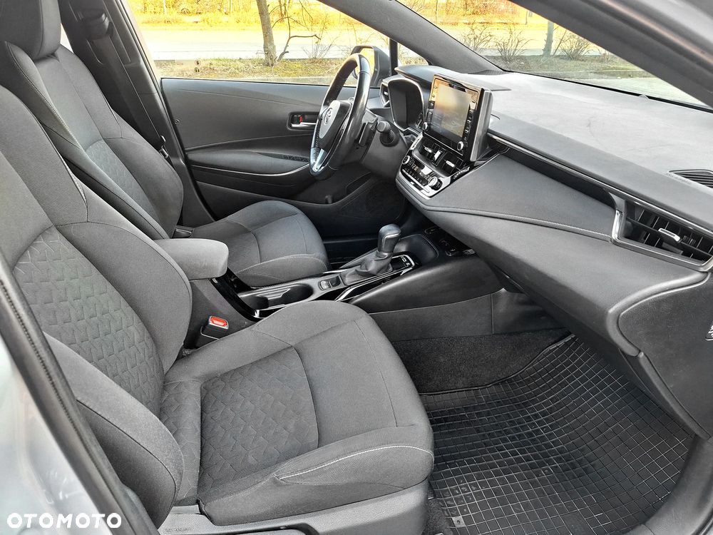 Toyota Corolla 2.0 Hybrid Executive - 19