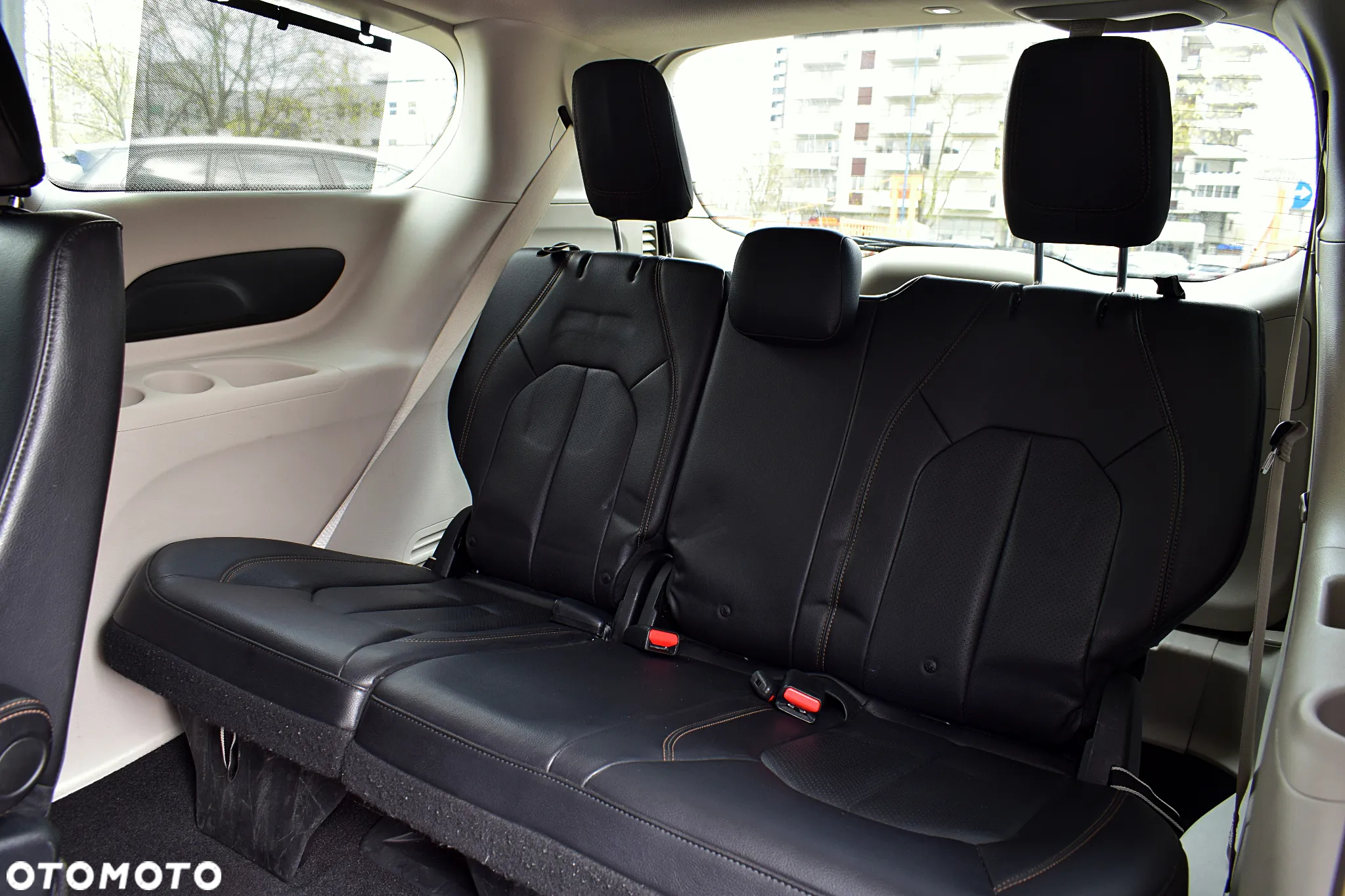 Chrysler Pacifica - 7
