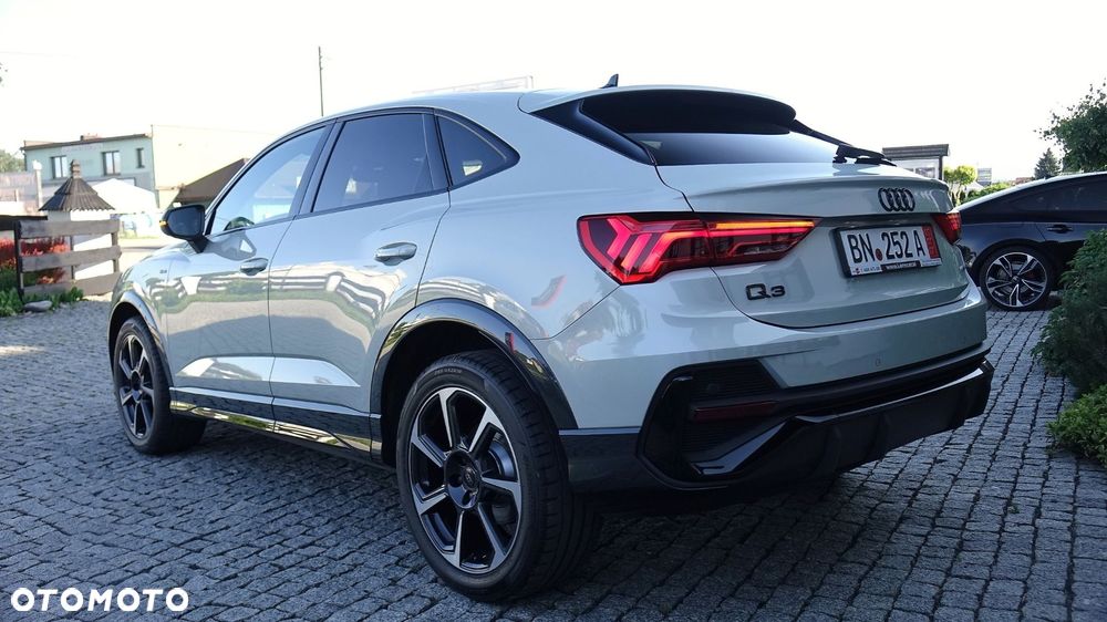 Audi Q3 Sportback - 12