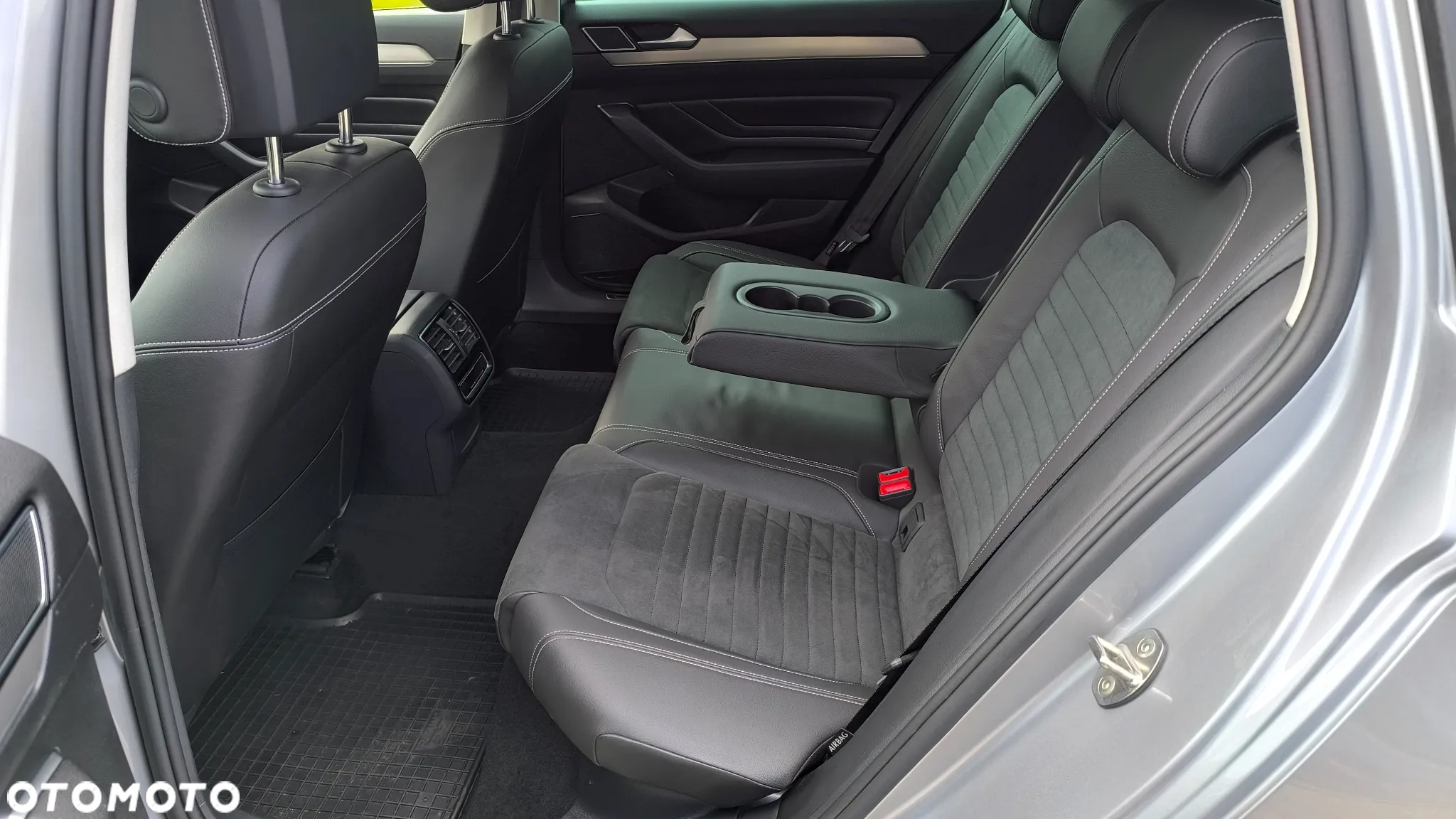 Volkswagen Passat 2.0 TDI EVO Elegance DSG - 12