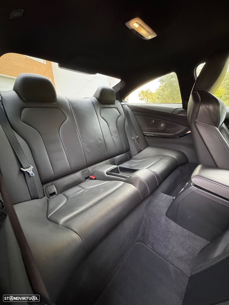 BMW M4 Auto - 25