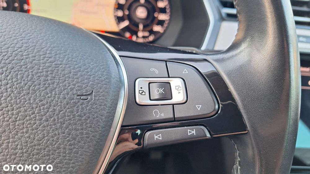 Volkswagen Passat - 20