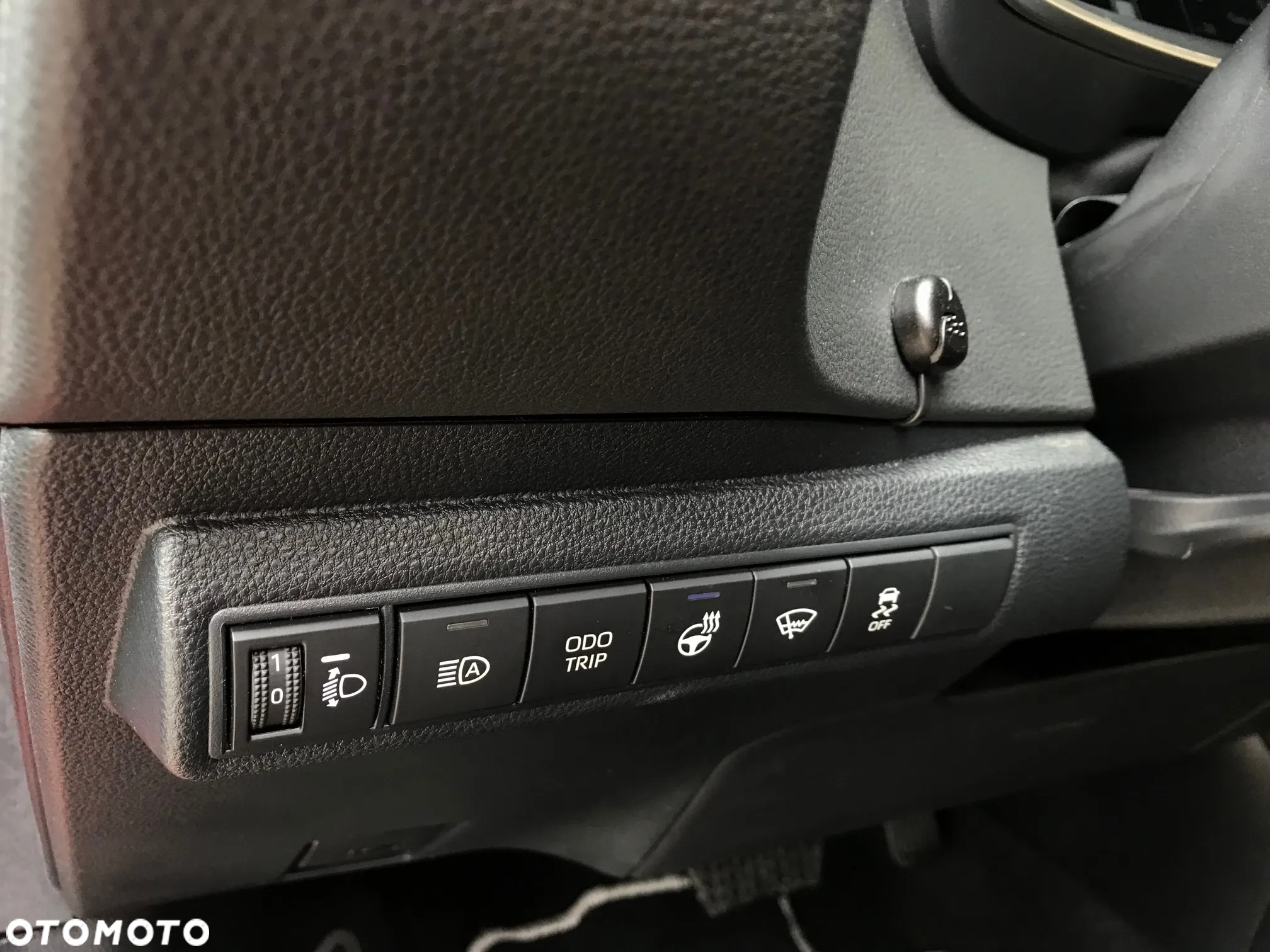 Toyota Corolla 1.8 Hybrid Style - 32