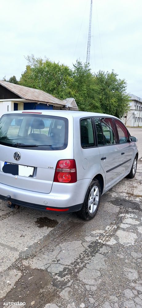 Volkswagen Touran 1.9 TDI DPF Conceptline DSG - 11