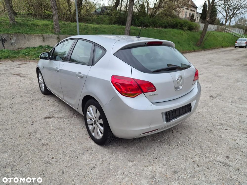 Opel Astra 1.7 CDTI DPF Design Edition - 9