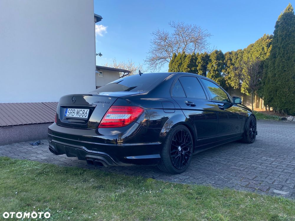 Mercedes-Benz Klasa C 180 CGI Automatik BlueEFFICIENCY Avantgarde - 2