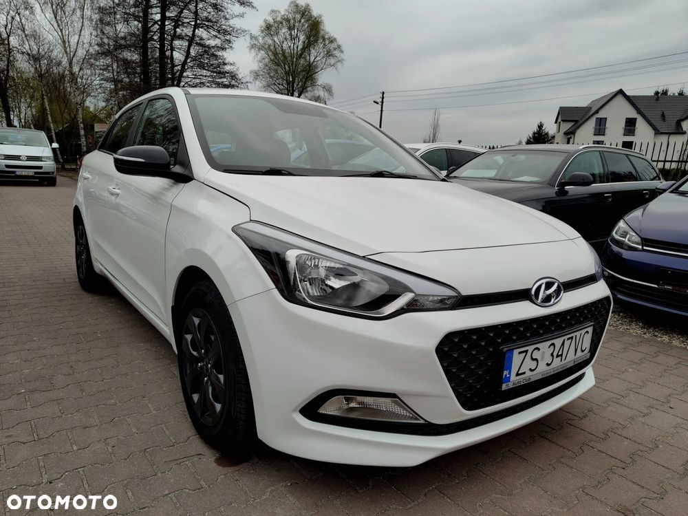 Hyundai i20 blue 1.2 - 4