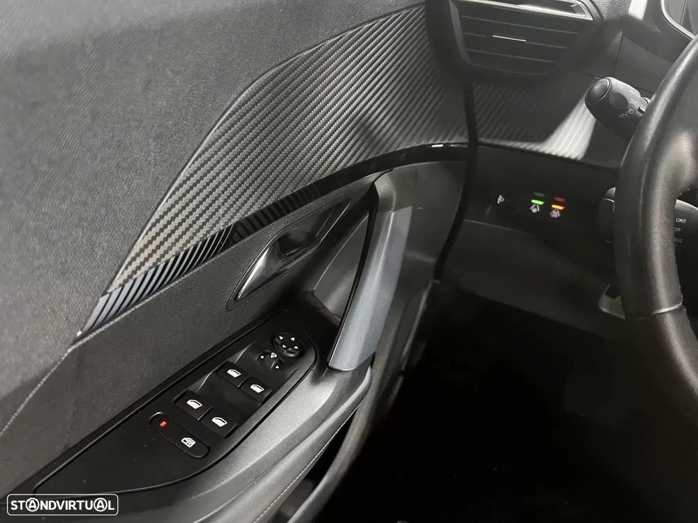 Peugeot e-2008 50 kWh Allure - 42