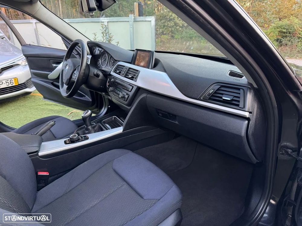 BMW 318 d Touring - 8