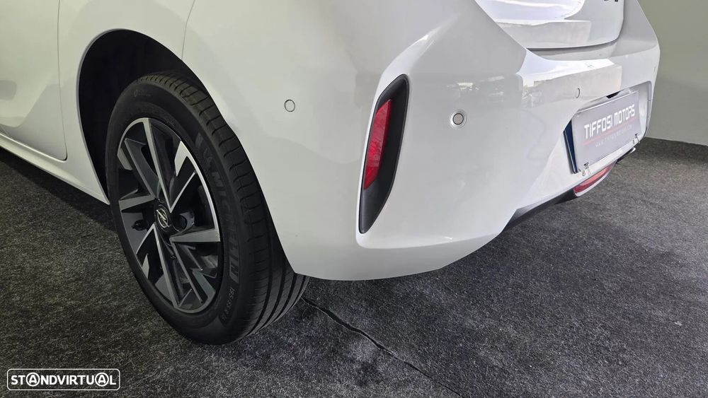 Opel Corsa 1.2 Direct Injection Turbo S&S GS - 11