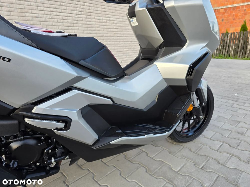 Honda ADV350 - 7