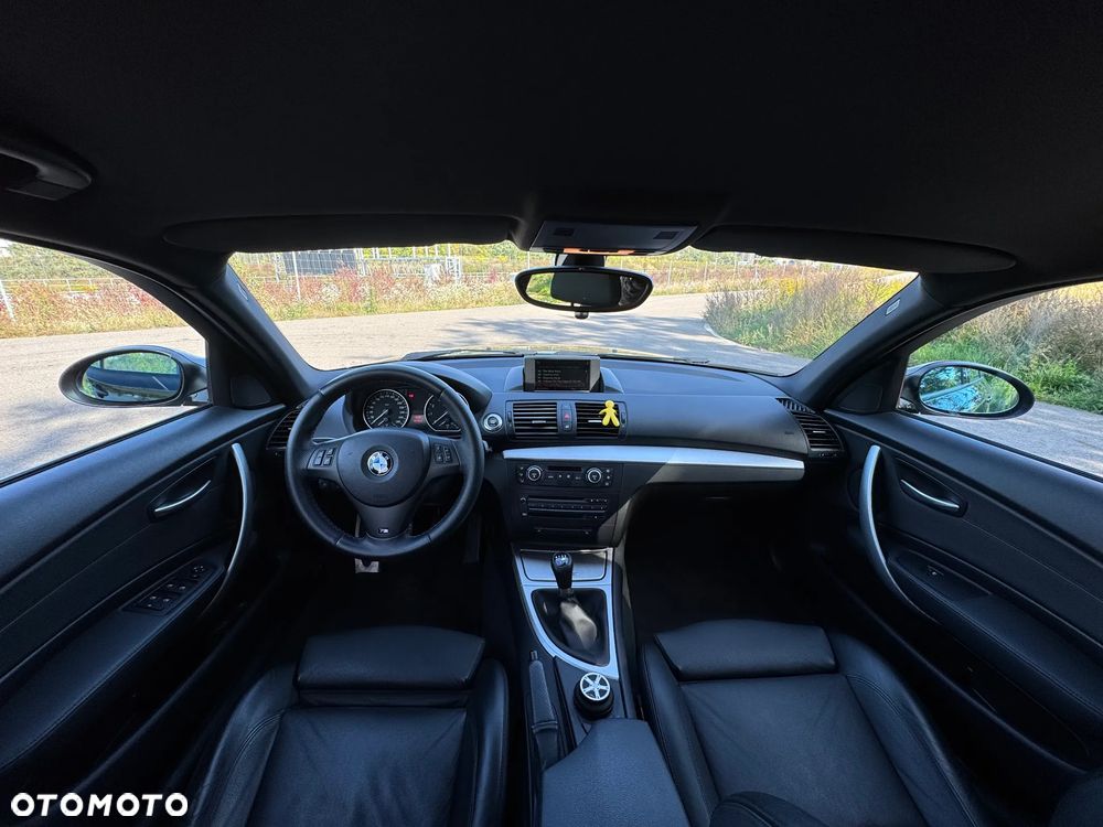BMW Seria 1 130i - 24