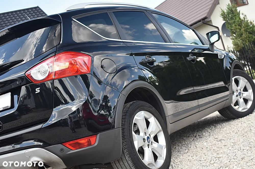 Ford Kuga 2.0 TDCi 2x4 Titanium - 38