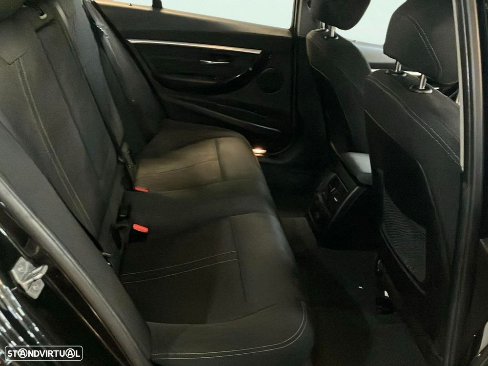 BMW 318 d Line Sport Shadow Auto - 18