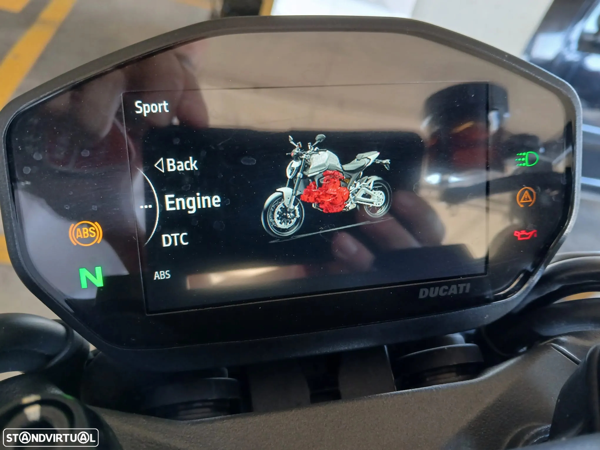 Ducati Monster 937 - 10