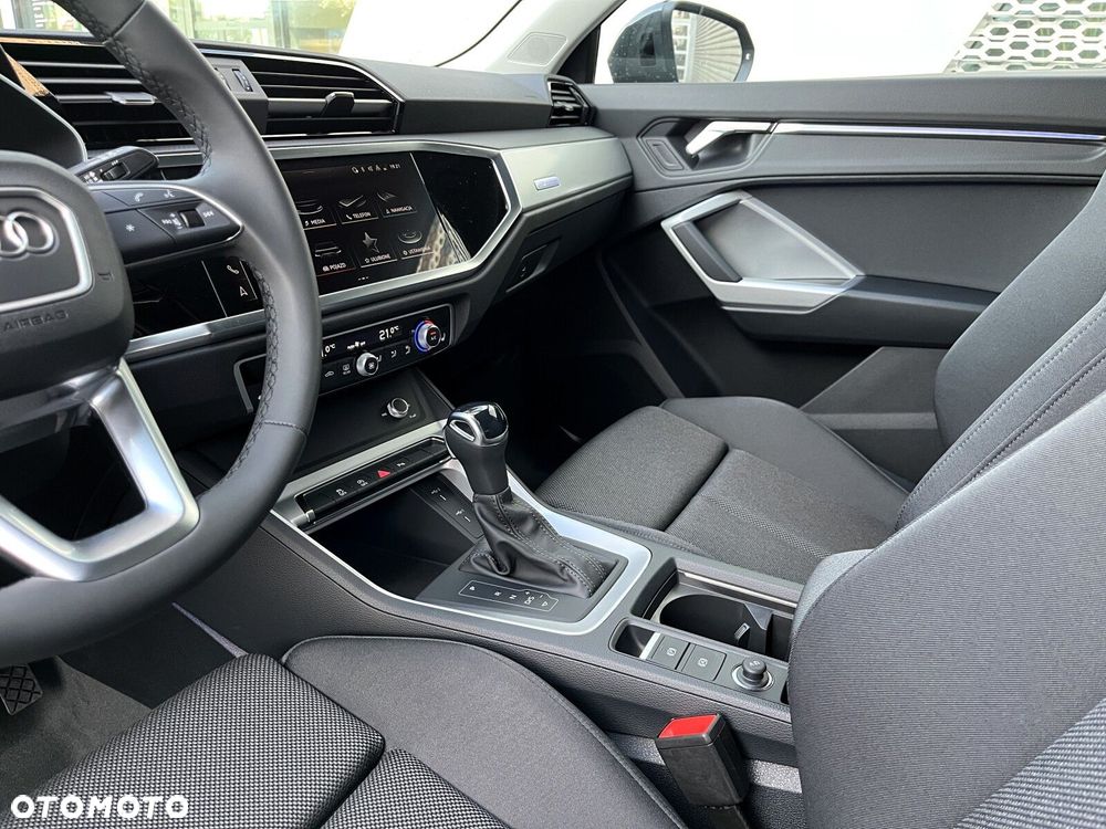 Audi Q3 - 22