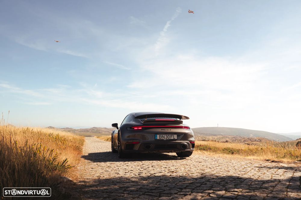 Porsche 911 (992) Turbo S - 4