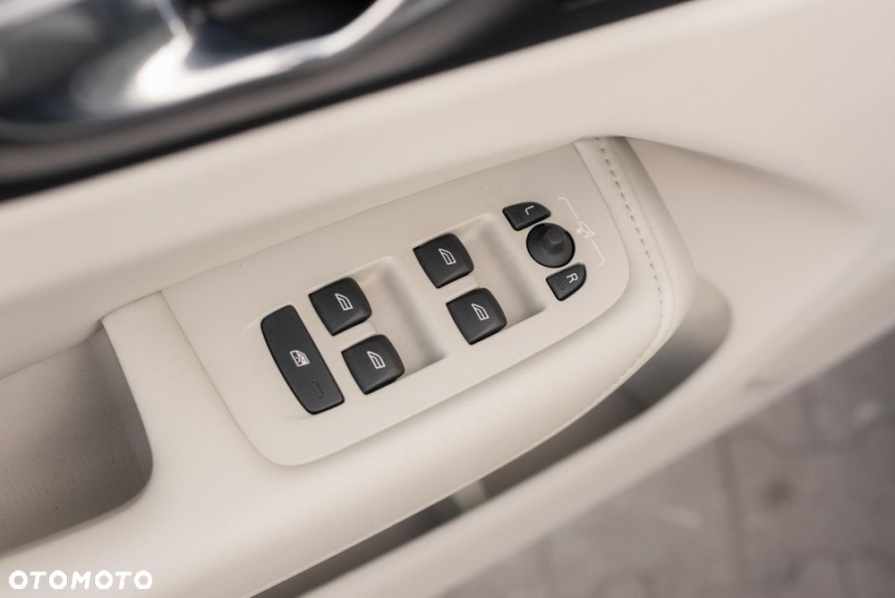 Volvo XC 60 B4 D AWD Inscription - 29