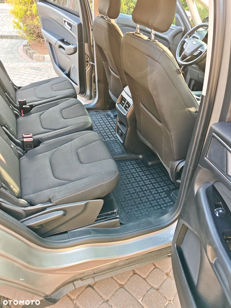 Ford S-Max - 18