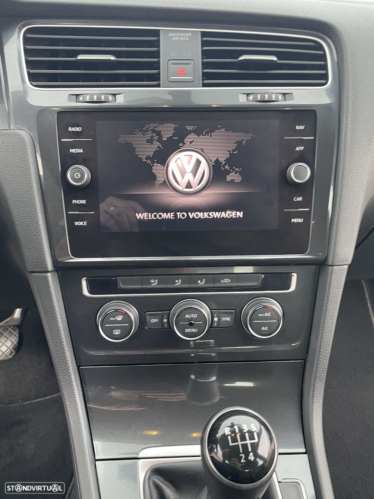 VW Golf 1.6 TDI Confortline - 55