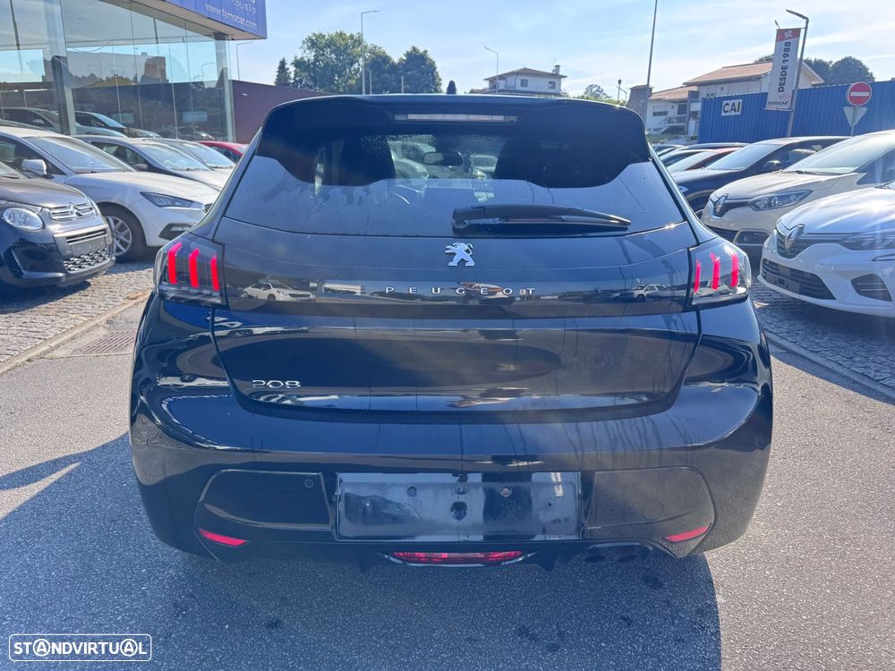Peugeot 208 1.2 PureTech Allure EAT8 - 8