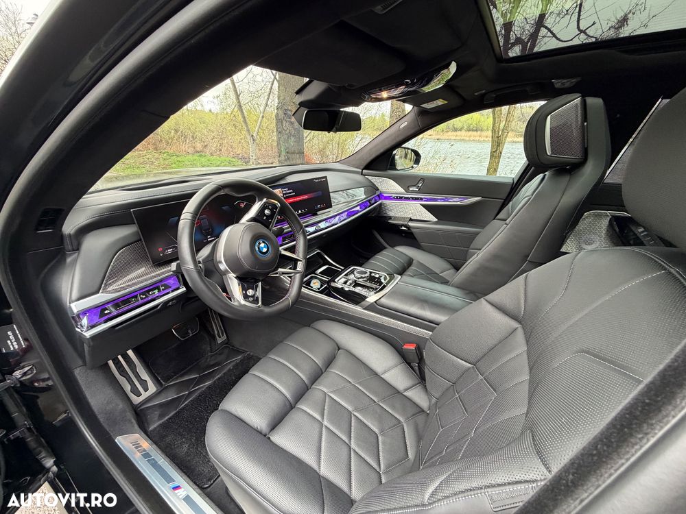 BMW M7 M760e xDrive - 12