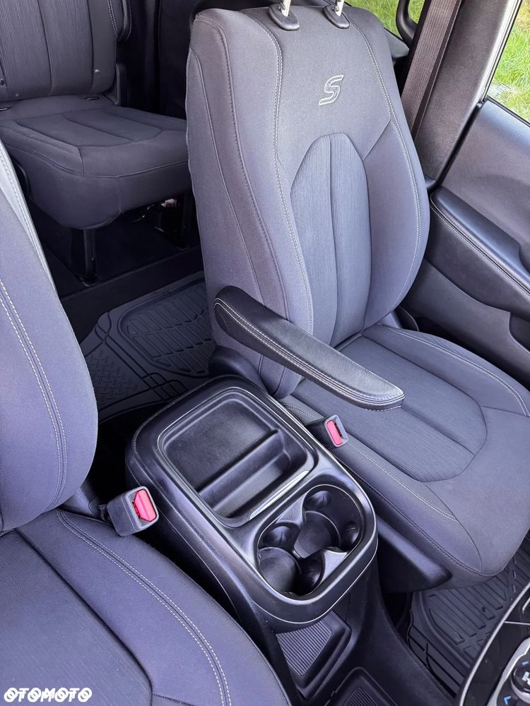 Chrysler Pacifica - 20