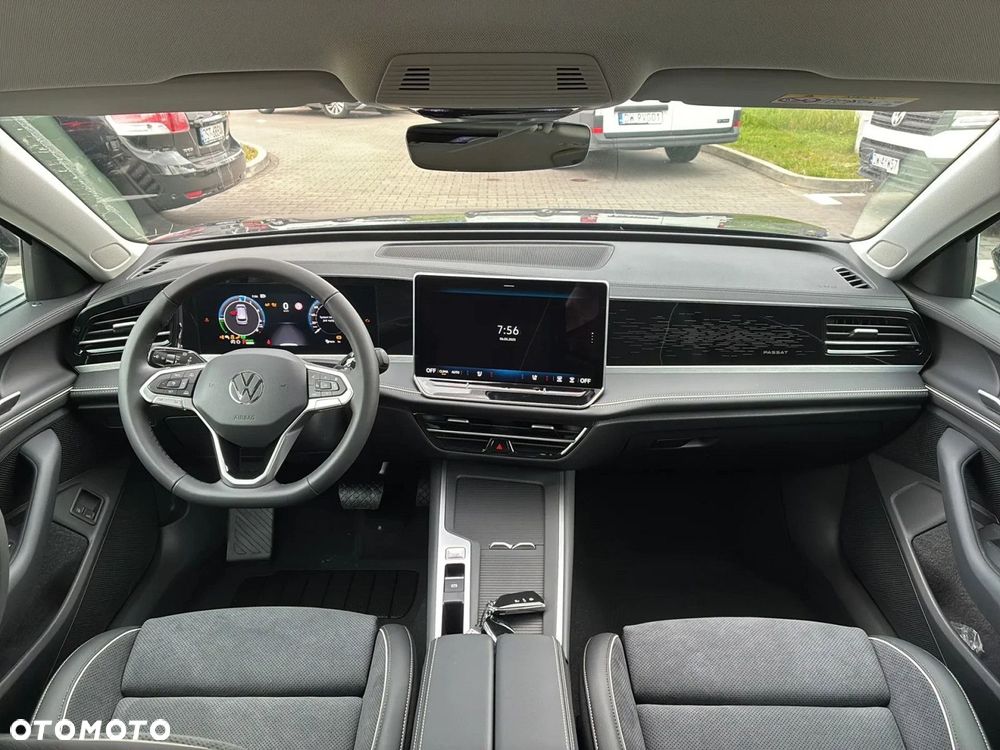 Volkswagen Passat - 4