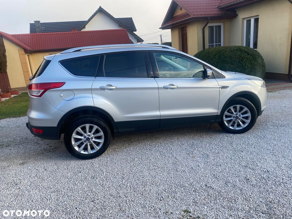 Ford Kuga 2.0 TDCi 2x4 Titanium - 8