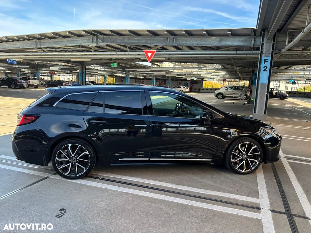 Toyota Corolla ver-2-0-hsd-exclusive - 5