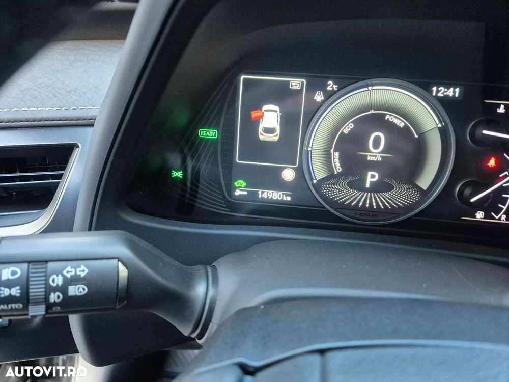 Lexus UX 250h Business Edition - 16