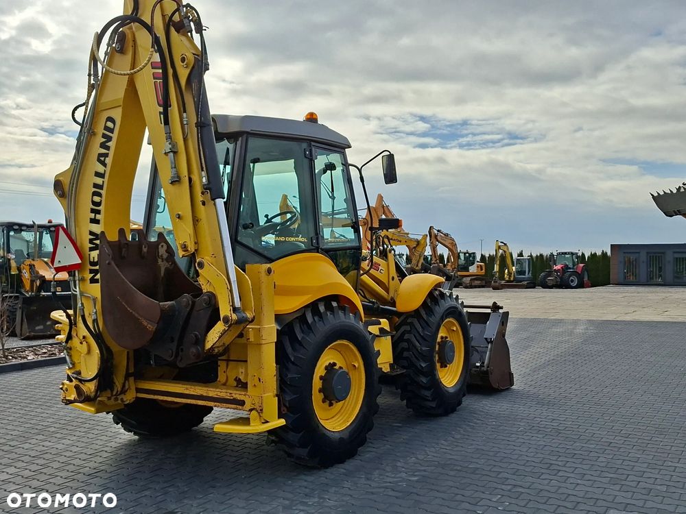 New Holland B115 C / Joystick / Koparko Ładowarka / - 11