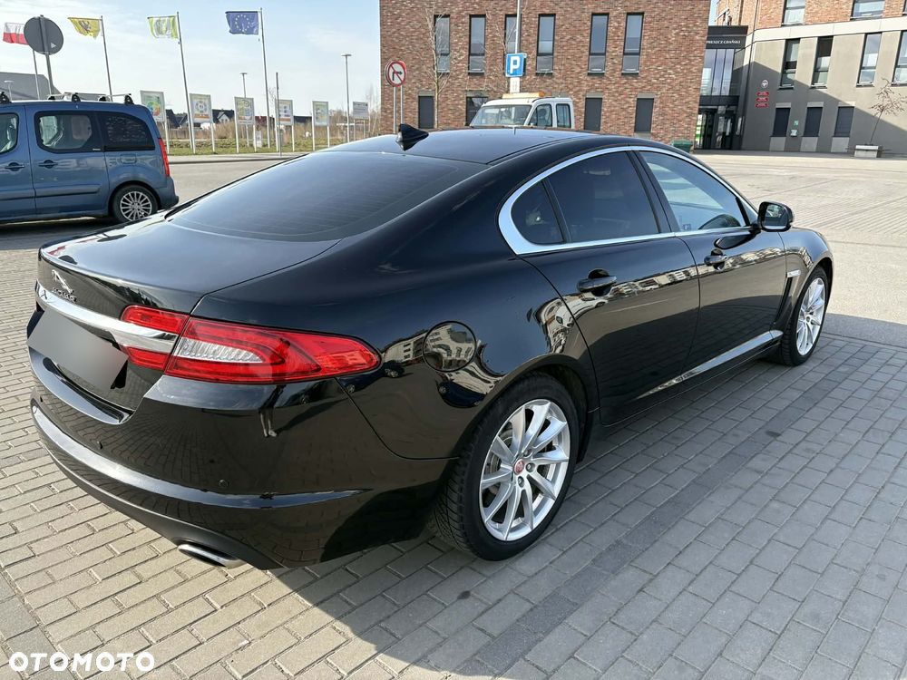 Jaguar XF 2.2 D Premium Luxury - 5