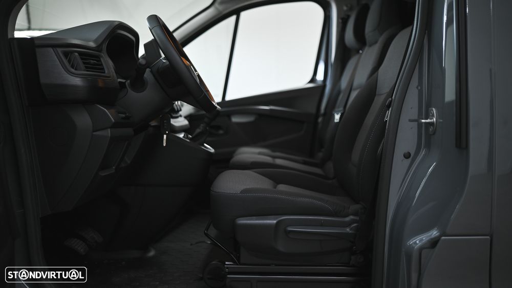 Renault Trafic - 25