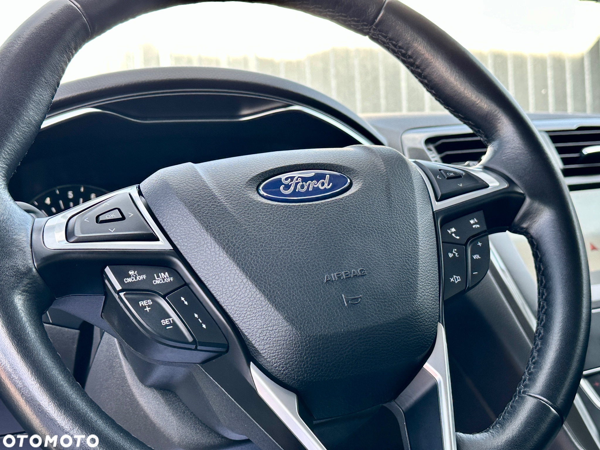 Ford Mondeo 2.0 EcoBlue Business Edition - 24