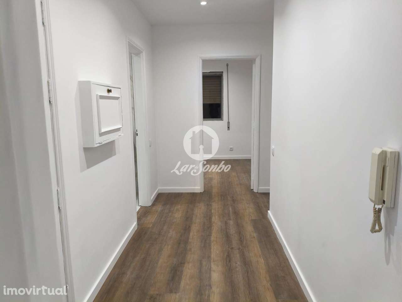 Apartamento T2, remodelado, localizado em Nogueira da Maia - Grande imagem: 4/12