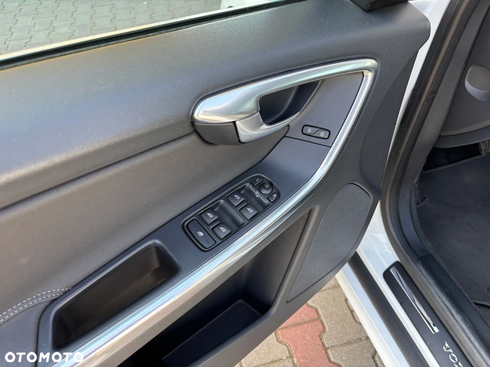 Volvo XC 60 D4 Drive-E Summum - 16