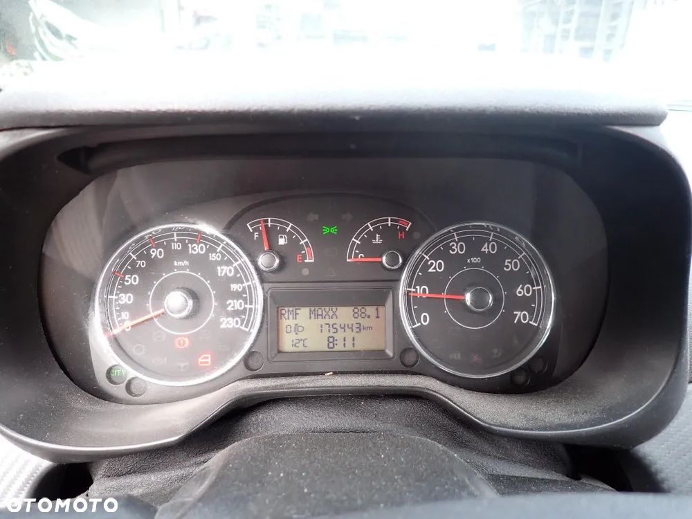 CZĘSCI - Fiat Grande Punto 1,3JTD 75KM 199A2000 HB 3D 5B LAKIER 475/A 2006r. INDEX - 9423 - 12