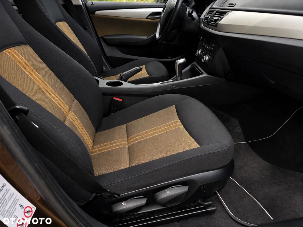 BMW X1 sDrive18i xLine - 26
