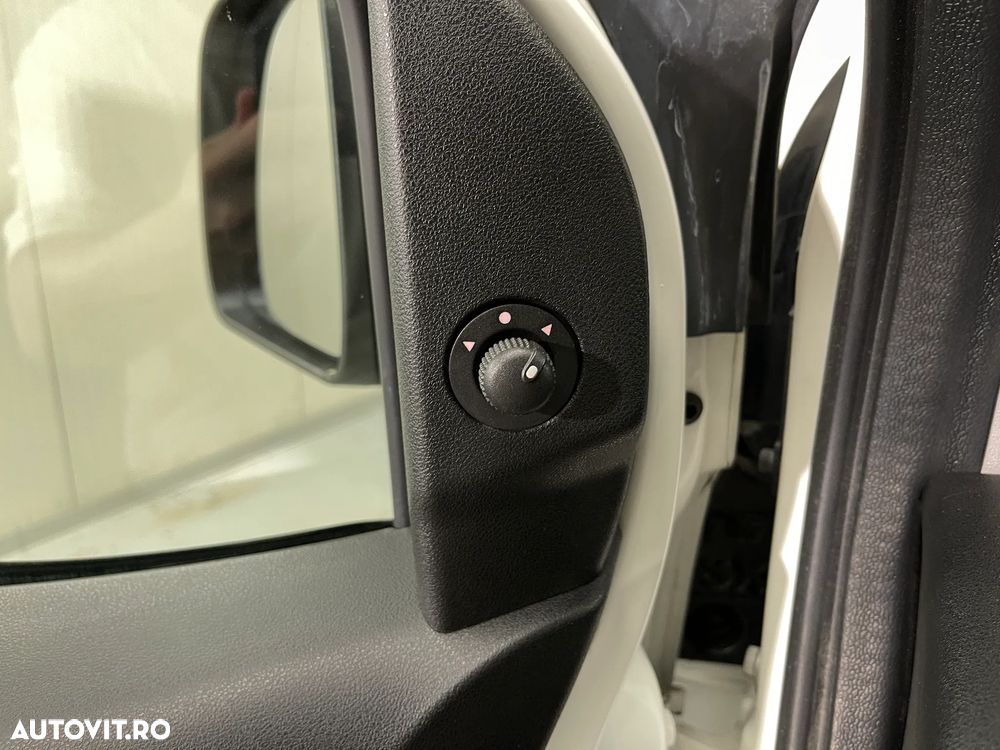 Fiat Doblo Combi 1.6 Mjet 90 CP Confort - 17